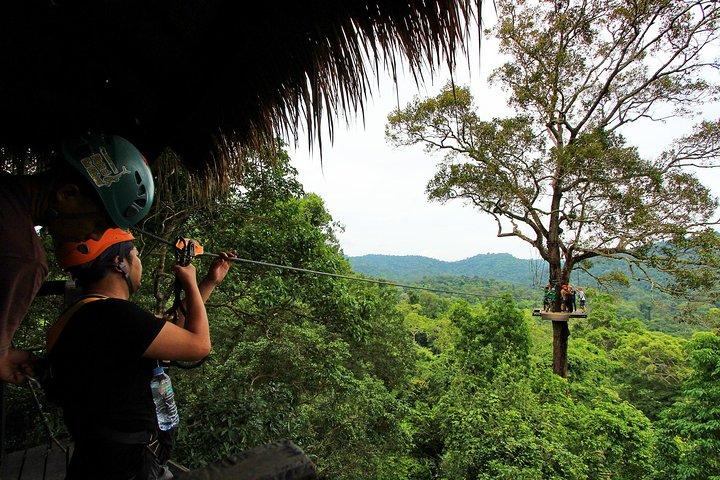 Ghost Tour with Thames River Cruise
